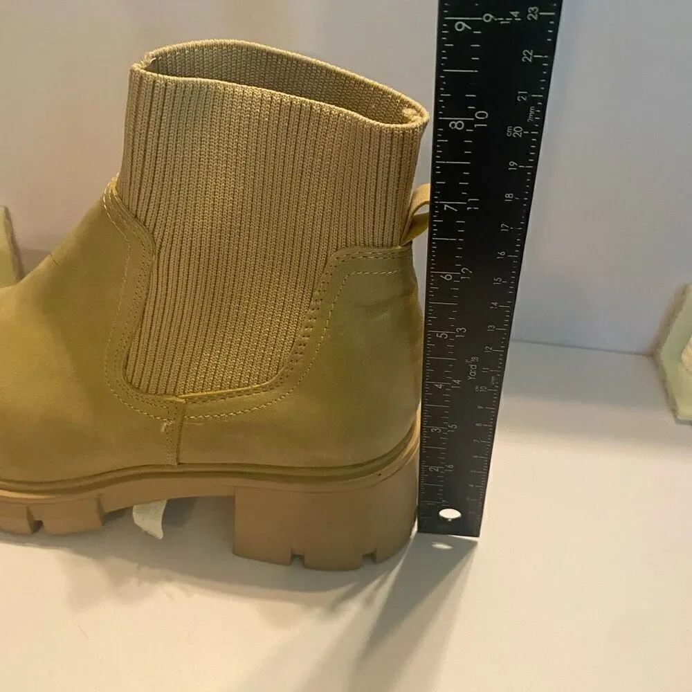 MADDEN‎ GIRL Holler Women’s Boots Size 8.5 Slip On Sock Top Beige/Light Tan